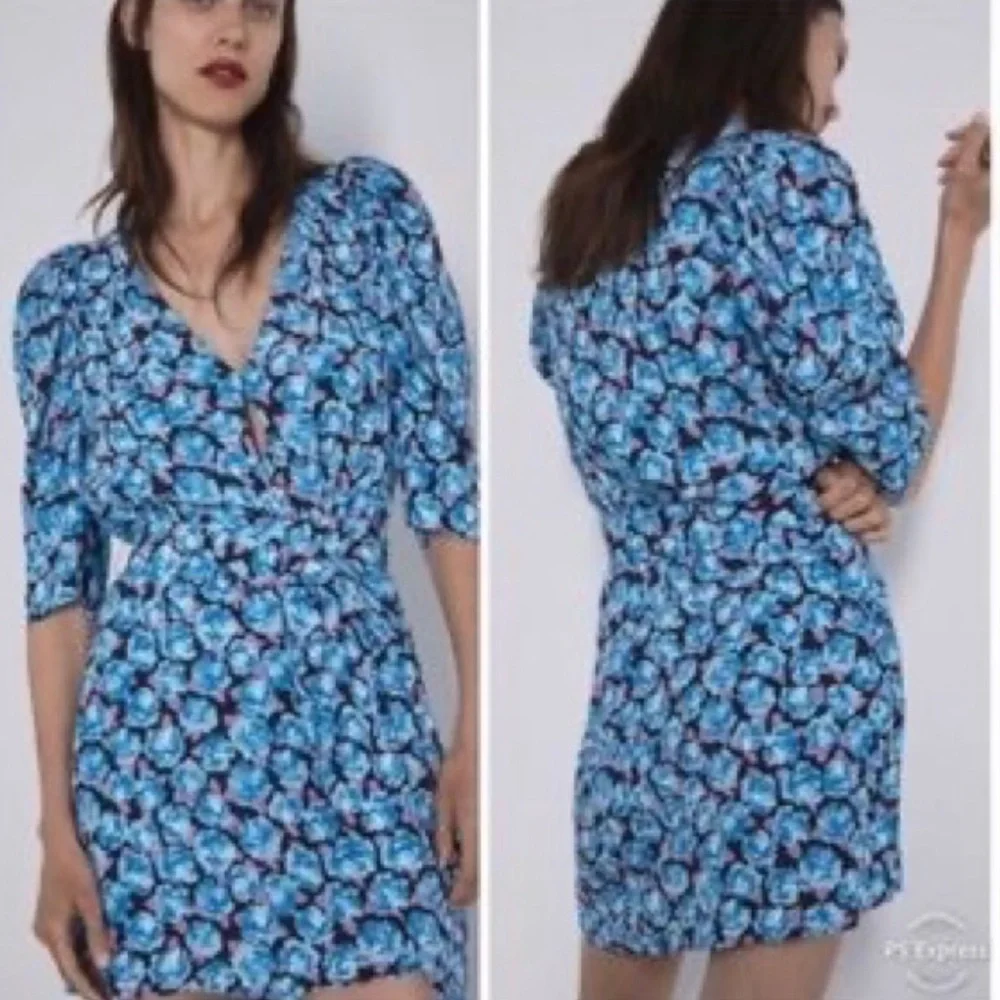 Zara Voluminous Floral Printed Mini Dress Size Large.